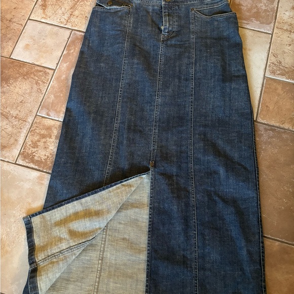 Eddie Bauer Denim Front Split Long Skirt Size 6 - Picture 1 of 4
